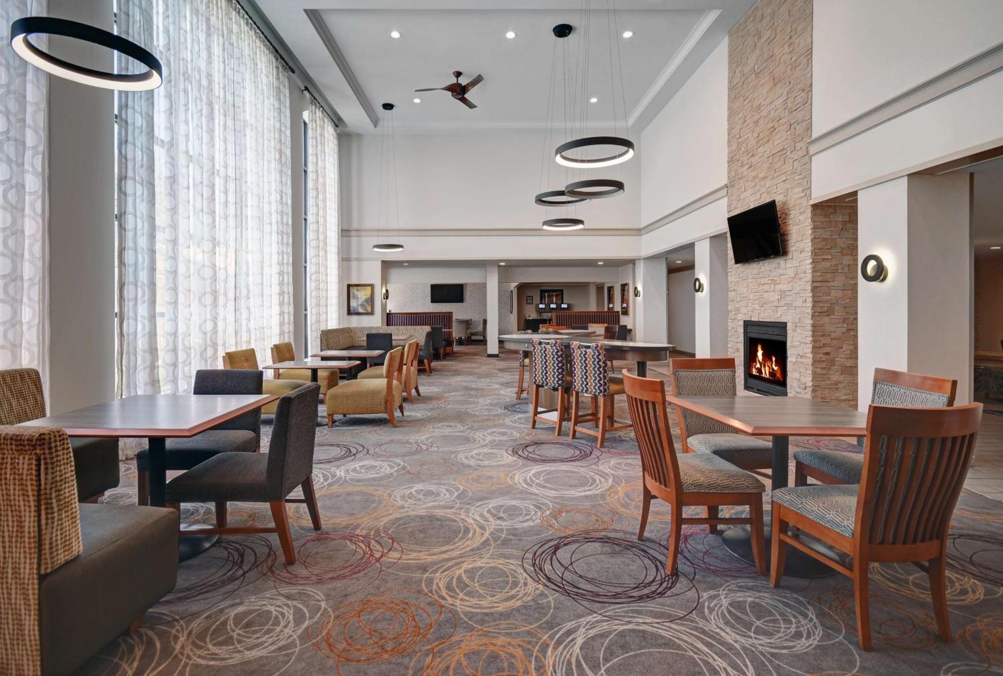 โฮมวูด สวีท บาย ฮิลตัน อีตันทาวน์ Hotel ภายนอก รูปภาพ