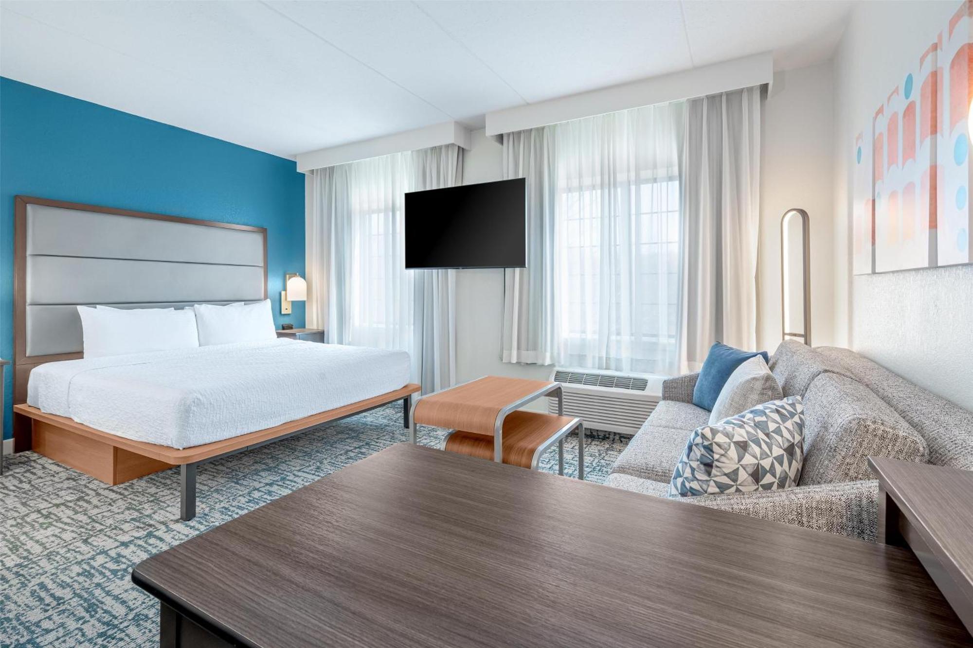 โฮมวูด สวีท บาย ฮิลตัน อีตันทาวน์ Hotel ภายนอก รูปภาพ
